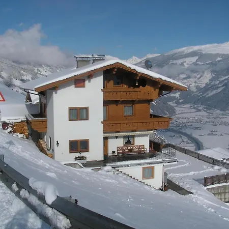 In Hippach Im Zillertal In The Mountains شقة