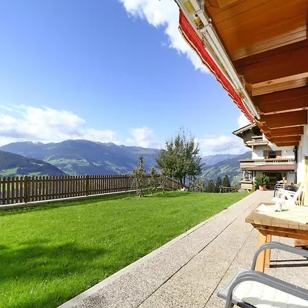 شقة In Hippach Im Zillertal In The Mountains *