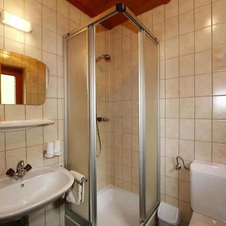 In Hippach Im Zillertal In The Mountains Apartment