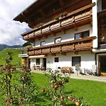 Lägenhet In Hippach Im Zillertal In The Mountains Muhlen (Tyrol)